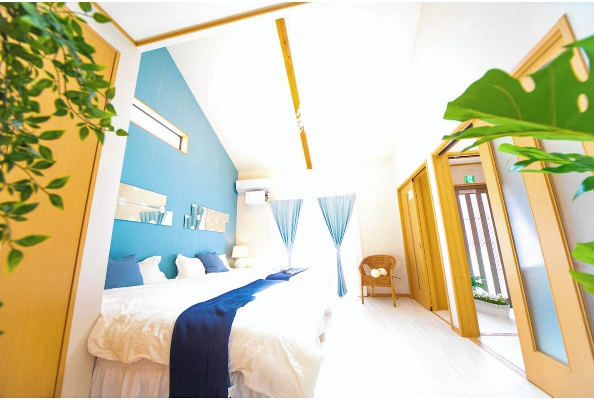 2 habitaciones, escritorio, tabla de planchar con plancha y wifi gratis 