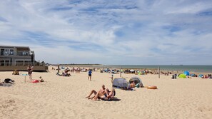 Beach nearby - Cozy cottage with fireplace, walking distance from the beach. (Nieuwvliet)