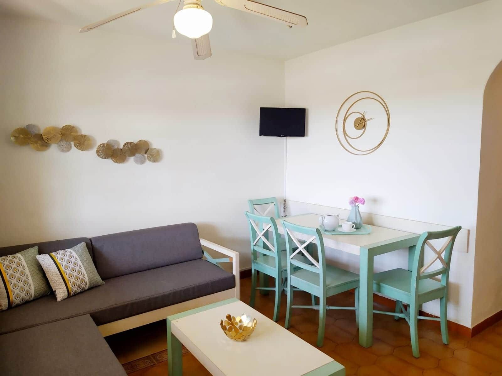 Cheap & Chic: 2 Bedroom Apartments In Son Bou - Menorca