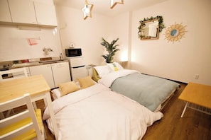 1 chambre, bureau, fer et planche à repasser, accès au Wi-Fi (inclus)