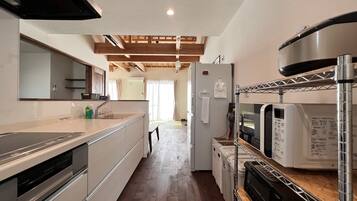 Fridge, microwave, stovetop, cookware/dishes/utensils
