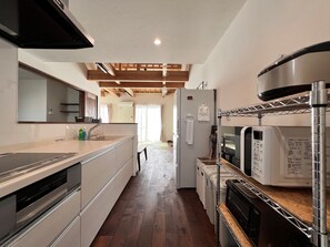 雪櫃、微波爐、爐具、廚房用具/餐具/器皿