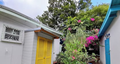 Hibiscus Hideaway Dover Beach- 1 bed Cottage