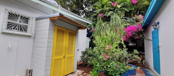 Hibiscus Hideaway Dover Beach- 1 bed Cottage