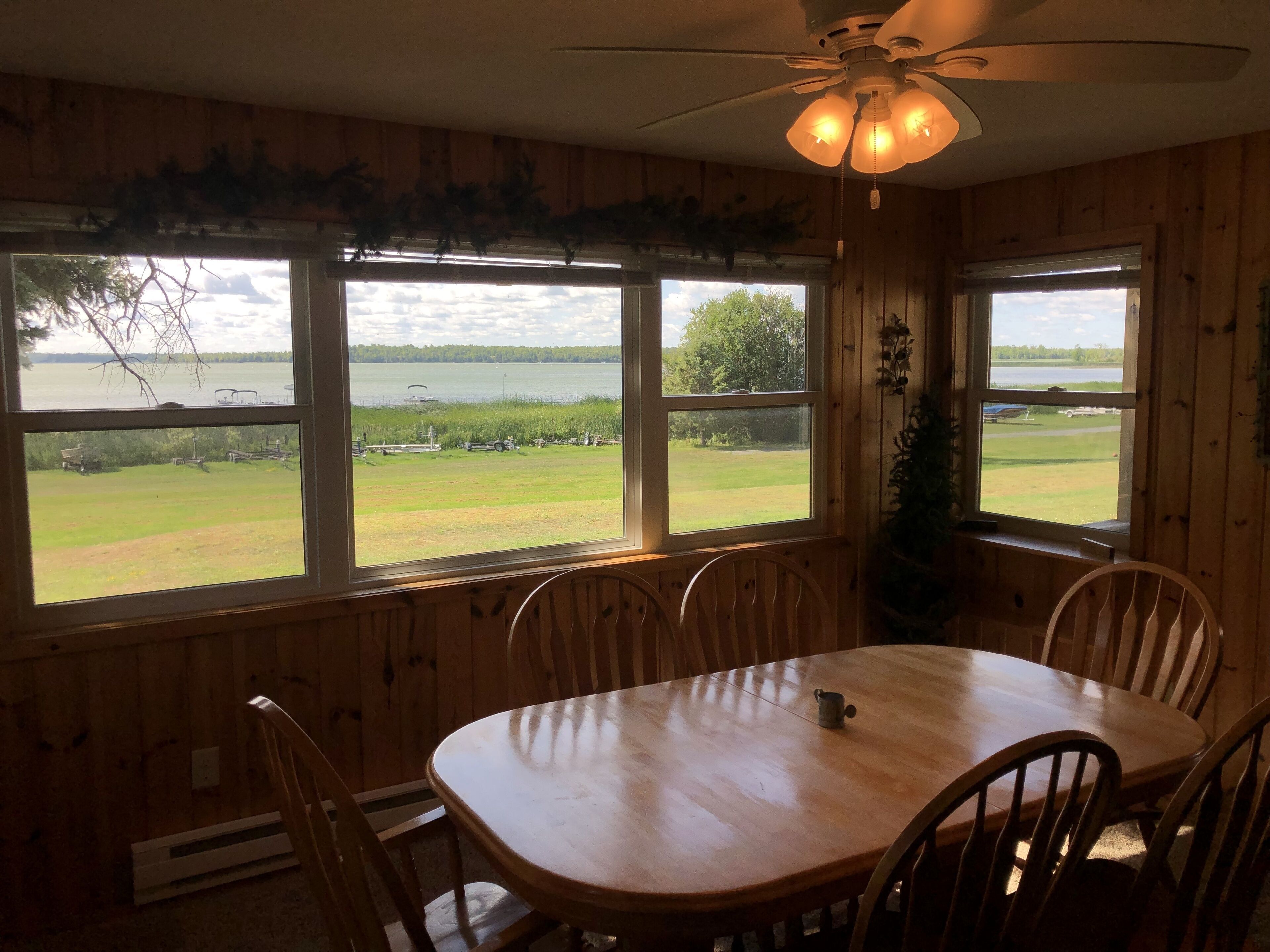 Cabin 15 Lakefront Cabin @ Family/Pet Friendly Resort Fishing Dock