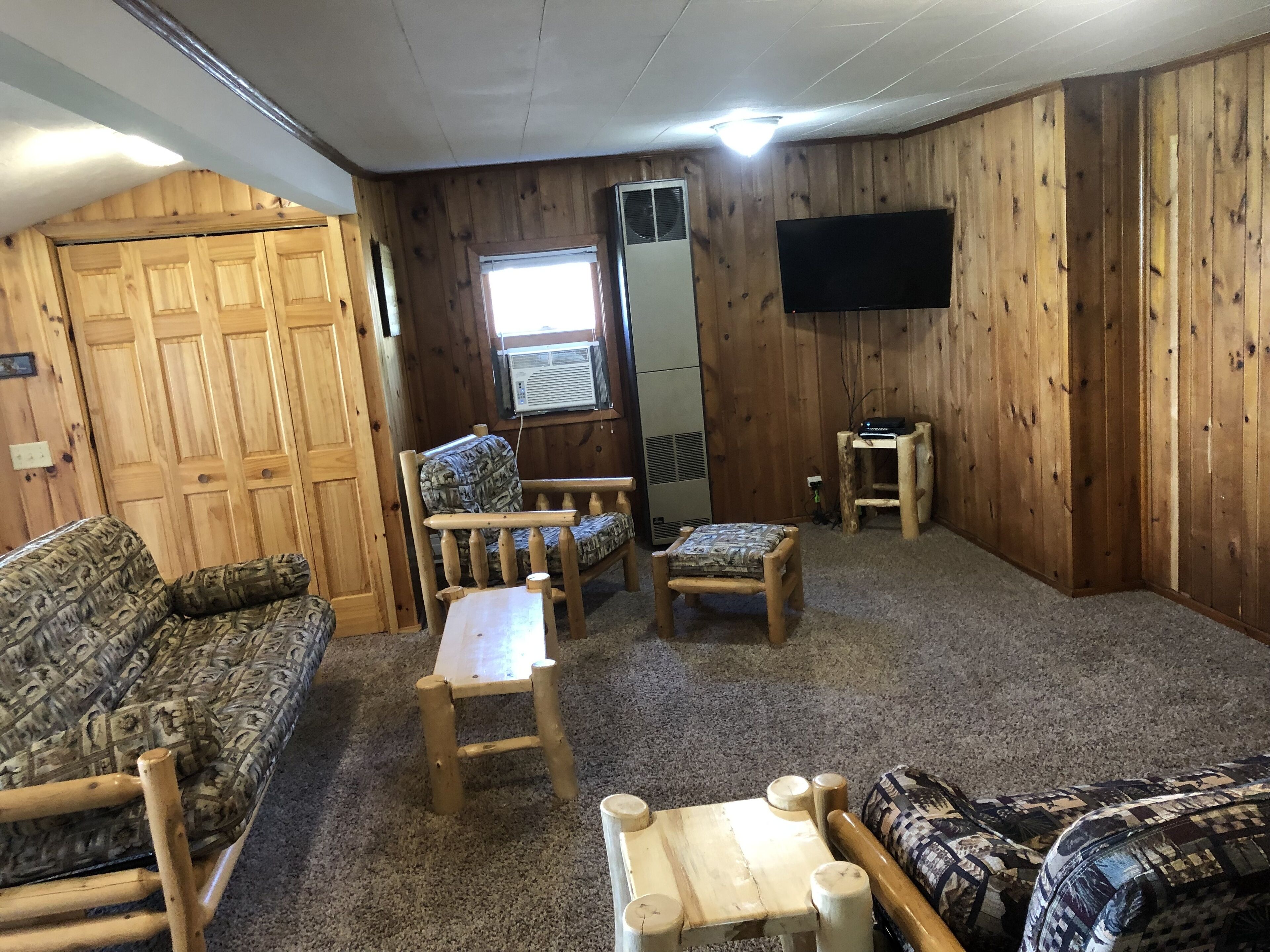 Cabin 15 Lakefront Cabin @ Family/Pet Friendly Resort Fishing Dock