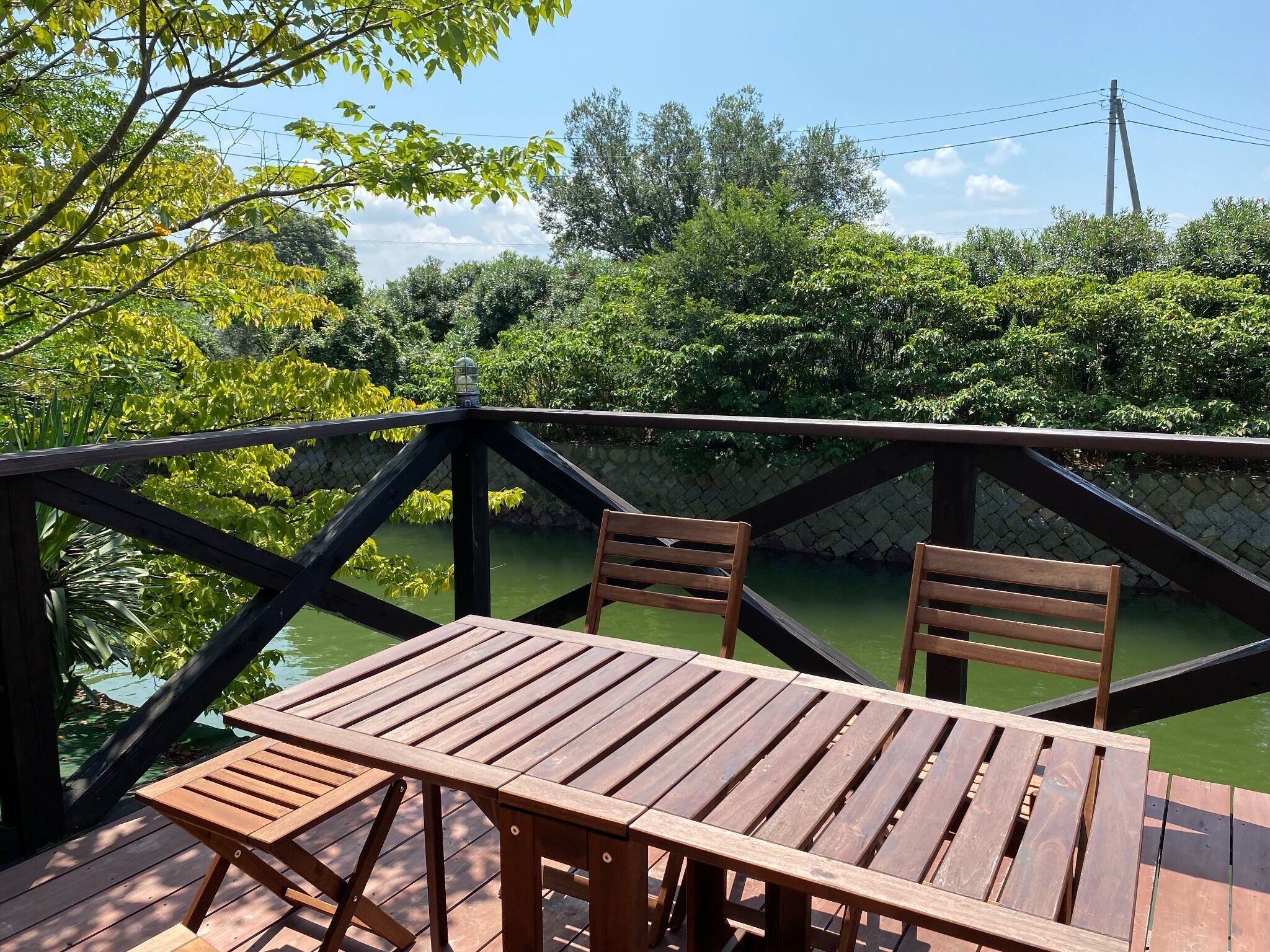 屋外ダイニングエリア