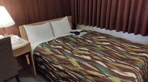 1 chambre, bureau, fer et planche à repasser, Wi-Fi gratuit