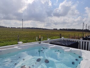 Cottage | Property grounds - Olives Place (Morpeth)