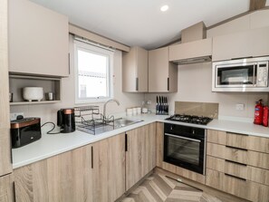 Ferienhaus | Eigene Küche | Kühlschrank, Mikrowelle, Wasserkocher, Toaster