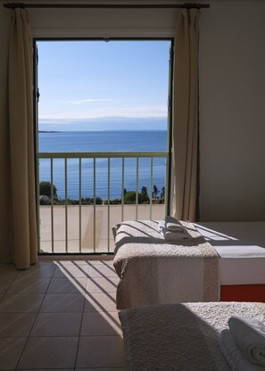 4 Schlafzimmer, Zimmersafe, Schreibtisch, schallisolierte Zimmer