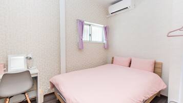 2 soverom, skrivebord, strykejern/-brett og wi-fi (inkludert)