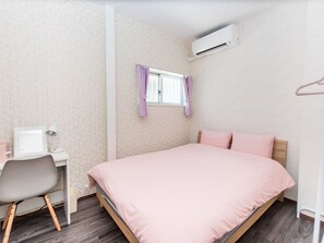 2 Schlafzimmer, Schreibtisch, Bügeleisen/Bügelbrett, kostenloses WLAN