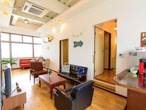 TV - American Modern on the 2nd floor Bedroom 3 89 s - 2nd floor American Modern / Nakagami-gun Okinawa (Nakagami-gun)