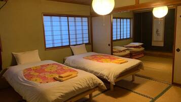 8 bedrooms, desk, iron/ironing board, WiFi (free)
