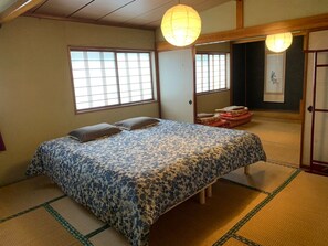 8 habitaciones, escritorio, tabla de planchar con plancha y wifi gratis 