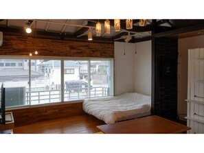 1 bedroom, desk, free WiFi, bed sheets