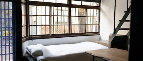3 slaapkamers, een bureau, een strijkplank/strijkijzer, gratis wifi