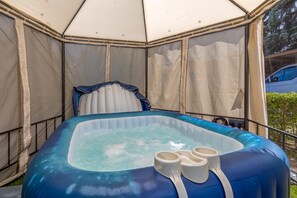 Familienhaus, 2 Schlafzimmer (Treasure Of The Past With Whirlpool) | Außen-Whirlpool