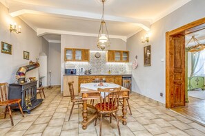 Familie huis, 2 slaapkamers, open haard (Treasure Of The Past) | Interieur