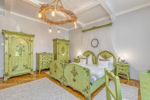 2 habitaciones y espacio para trabajar con laptop 