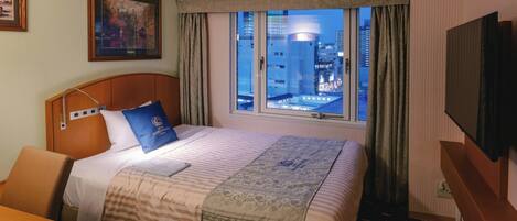 1 habitación, escritorio, tabla de planchar con plancha y wifi gratis