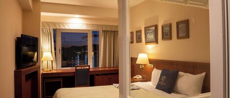 1 bedroom, desk, iron/ironing board, free WiFi