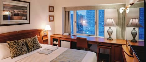 1 chambre, bureau, fer et planche à repasser, Wi-Fi gratuit