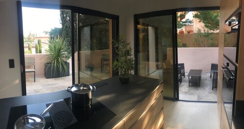 BEAUTIFUL NEW MODERN VILLA WITH HEATED POOL SAINT-AYGULF NEAR THE SEA