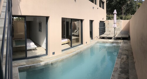 BEAUTIFUL NEW MODERN VILLA WITH HEATED POOL SAINT-AYGULF NEAR THE SEA