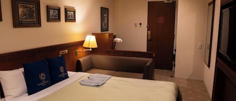 1 chambre, bureau, fer et planche à repasser, Wi-Fi gratuit