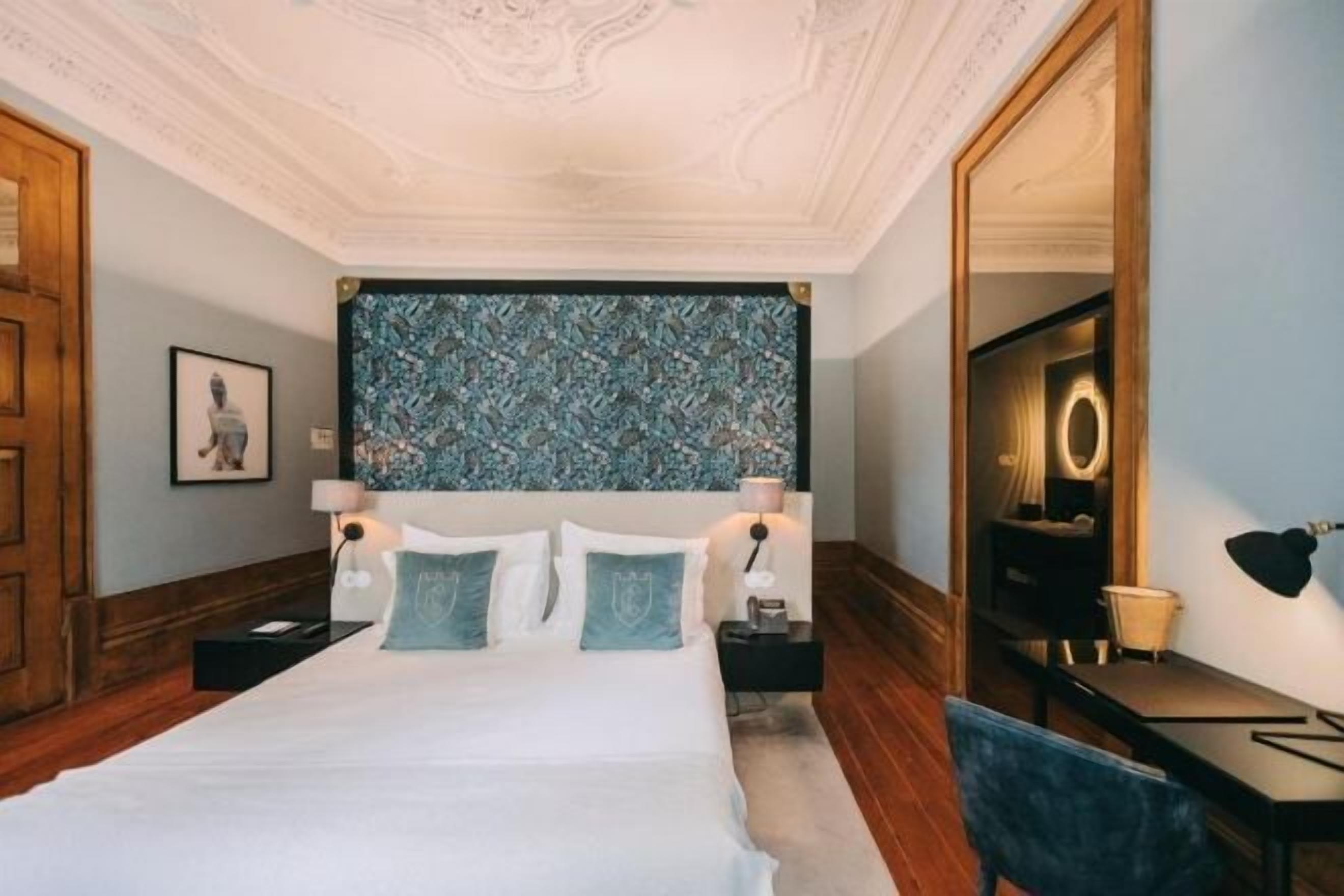 Minibar, in-room safe, individually decorated, desk