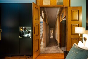 Deluxe Double Room | Minibar, in-room safe, individually decorated, desk - Torel Royal Court (Guimarães)