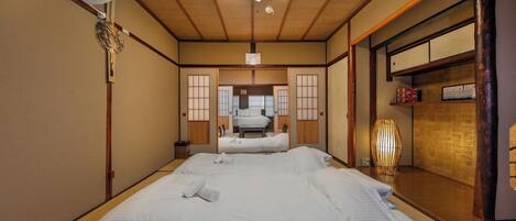 3 bedrooms, iron/ironing board, free WiFi, bed sheets