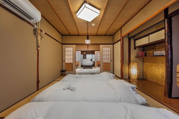 3 bedrooms, iron/ironing board, free WiFi, bed sheets