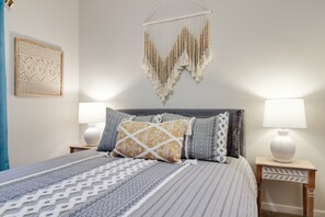 1 bedroom, iron/ironing board, free WiFi, bed sheets