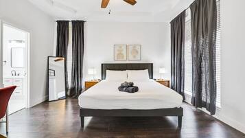 5 bedrooms, desk, iron/ironing board, WiFi