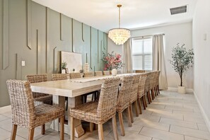 Dining - *New Disney Frozen |11Br Castle |Sleeps29|HeatedPool (Kissimmee)