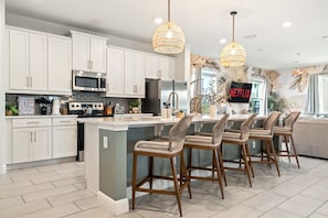 Coffee/tea maker, fridge, microwave, oven - 11BR Disney Villa with Pool and Theater (Kissimmee)