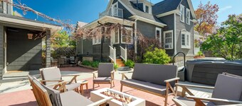 Firepit & hot tub cottage near Shooks Run Colorado