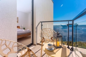 4 bedrooms, iron/ironing board, WiFi