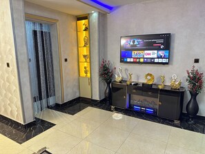 In-room safe, blackout curtains, soundproofing, iron/ironing board - Tobby Royal Suites (Lagos)