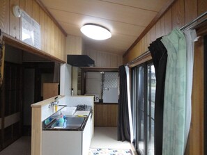Fridge, microwave, stovetop, cookware/dishes/utensils - Ise Meisei no Yado 2 15 people Ise Jingu Ki - Inn 2 / Kamogawa Mie (Kamogawa)