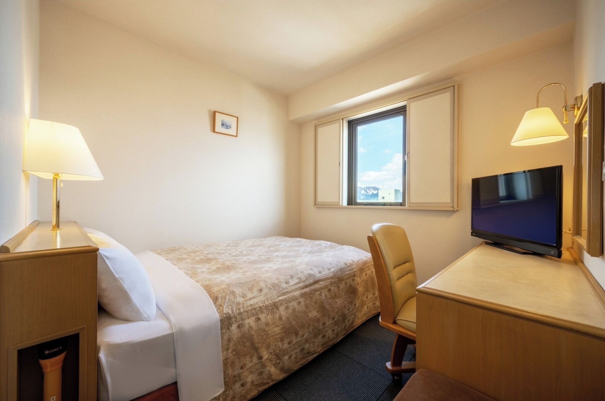 1 室のベッドルーム、デスク、アイロン / アイロン台、WiFi (無料)