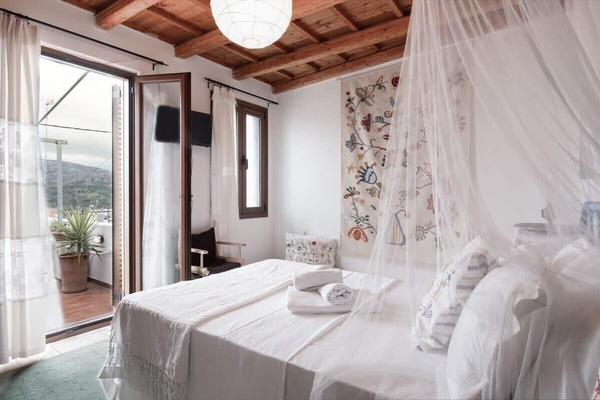 2 bedrooms, iron/ironing board, travel crib, WiFi