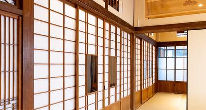 80 years old an old folk house Bettei Enoshima / Kamakura Kanagawa