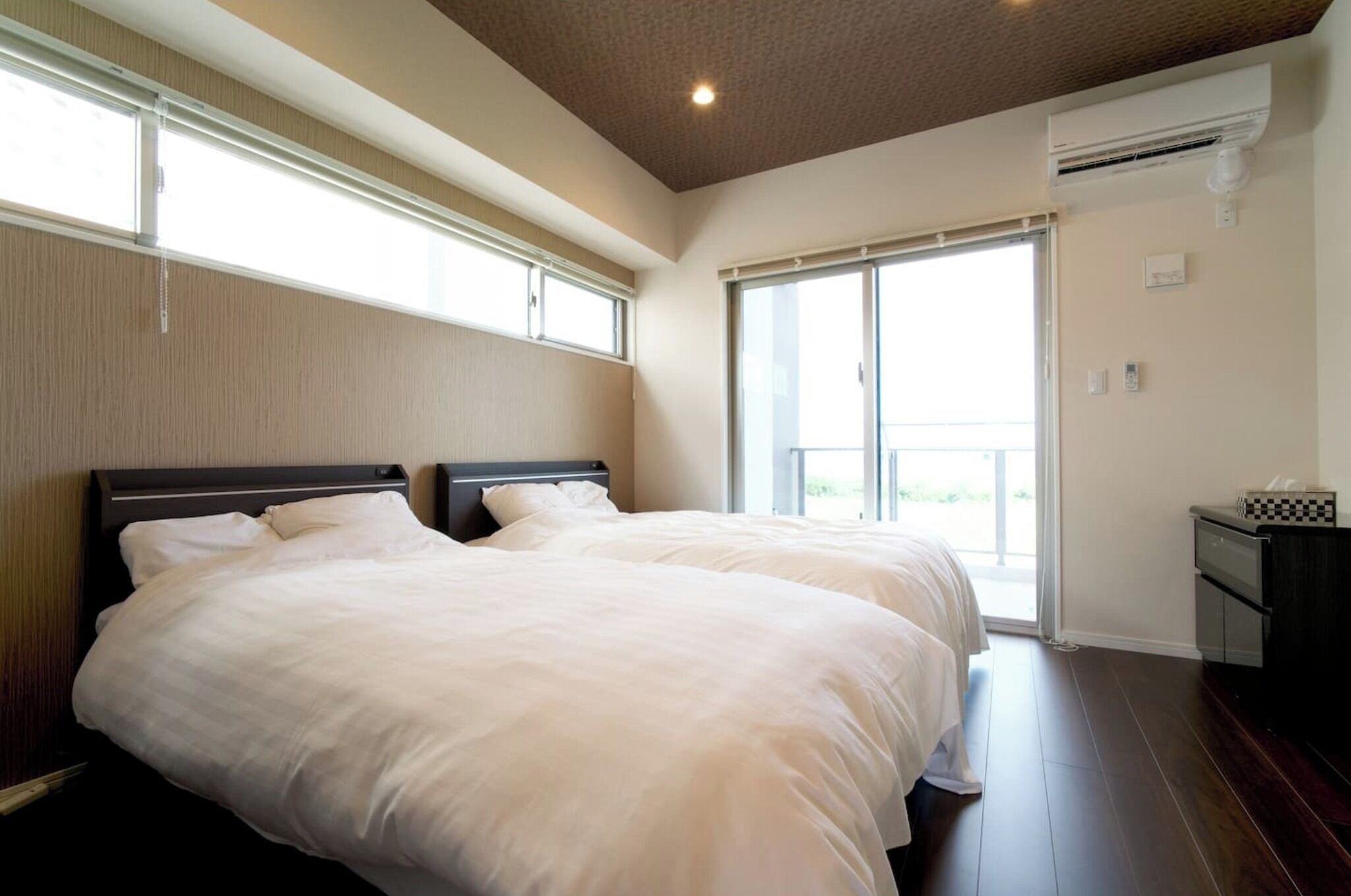 3 habitaciones, escritorio, tabla de planchar con plancha y wifi gratis 