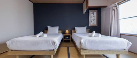 2 camere, una scrivania, ferro/asse da stiro, Wi-Fi gratuito