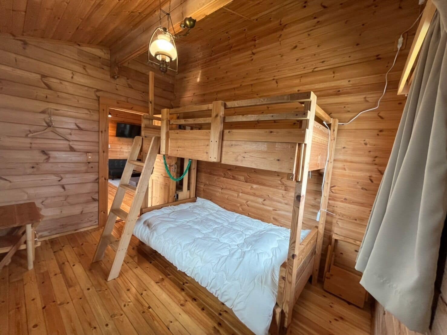 2 chambres, bureau, draps fournis