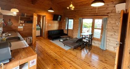 A 2LDK log house that can be enjoyed by families a / Kunigami-gun Okinawa